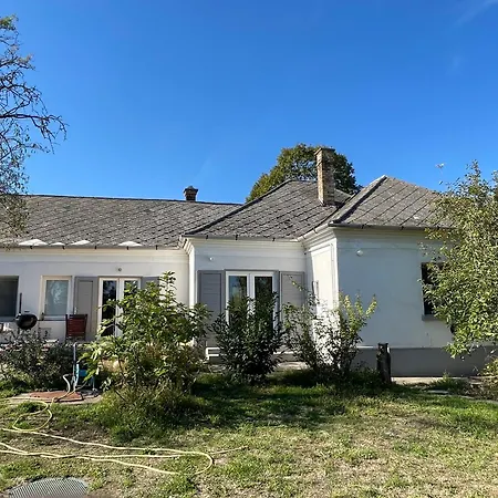 Elso Haz アパート