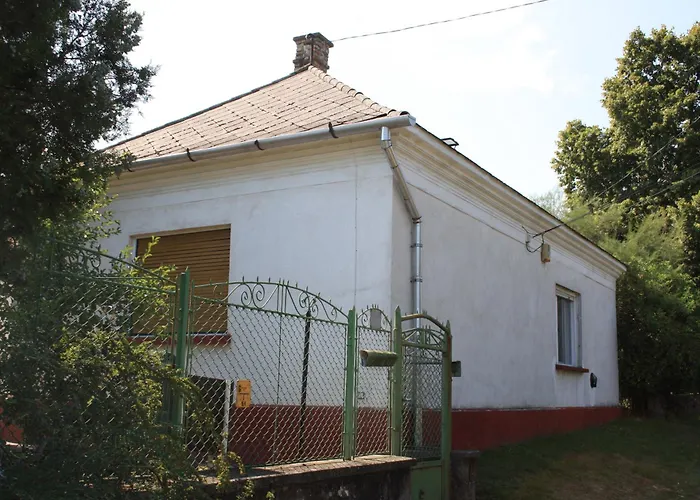 Elso Haz アパート *